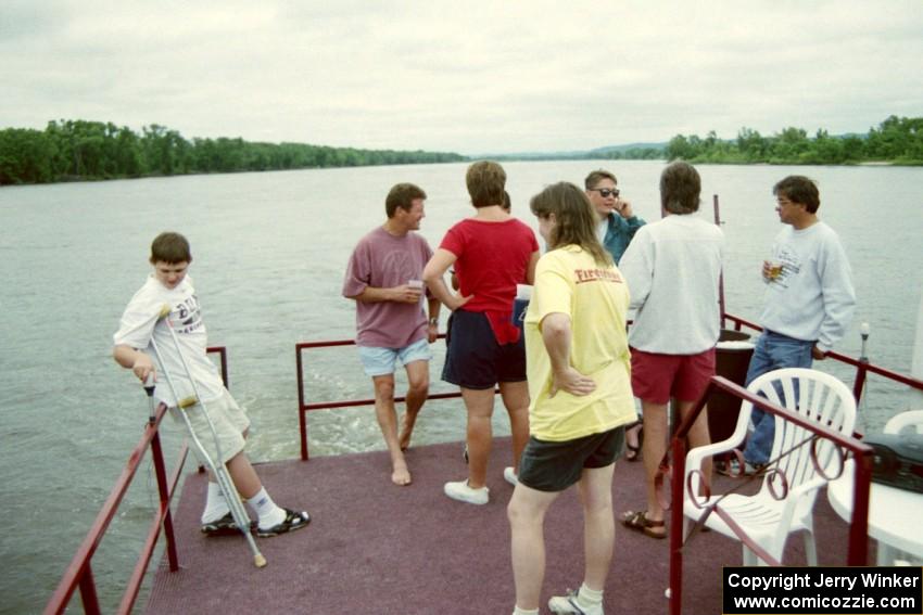 L to R) Dustin Hanson, three other unidentified folks, Shelly Hanson, J.B. Niday, ??? and Mike Thompson