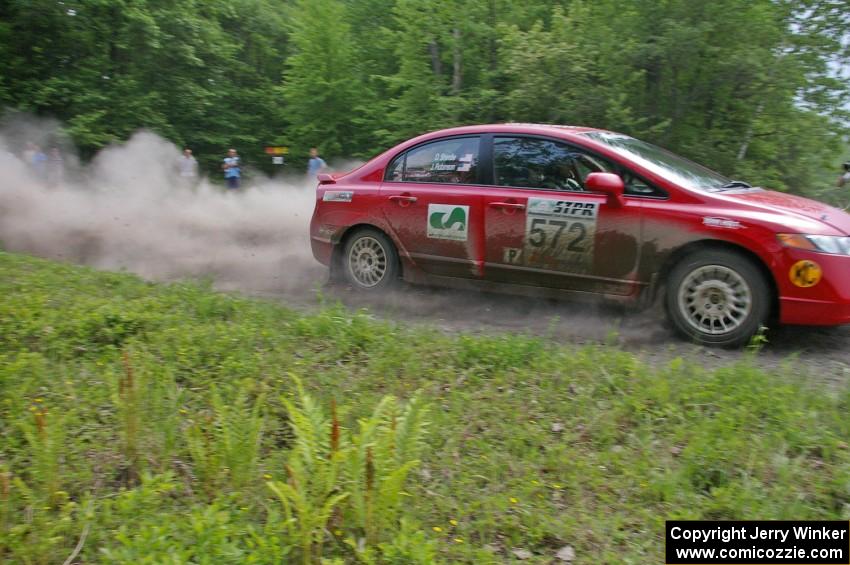 James Robinson / Dave Shindle Honda Civic Si finishes the practice stage.