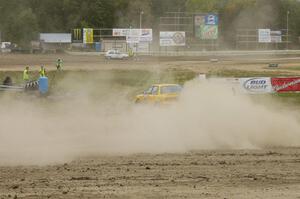 The Erik Payeur / Adam Payeur Mitsubishi Galant GSX slings dirt on SS1.