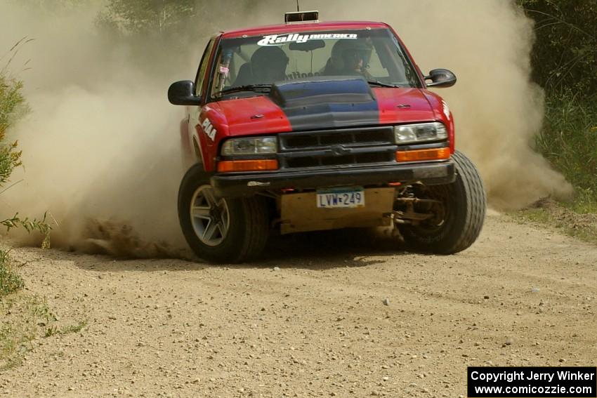 Jim Cox / Brent Carlson Chevy S-10 prepares for a 90-left on SS9.