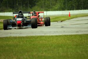 Matt Cutter's Van Diemen FSCCA Formula Enterprise and Dave Rounds' Van Diemen RF97 Formula Continental