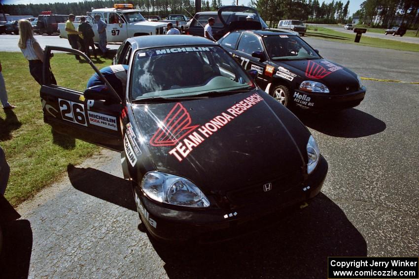 The Jay Kowalik / Scott Embree Honda Civic CVT and Bryan Hourt / Pete Cardimen Honda Civic at parc expose.