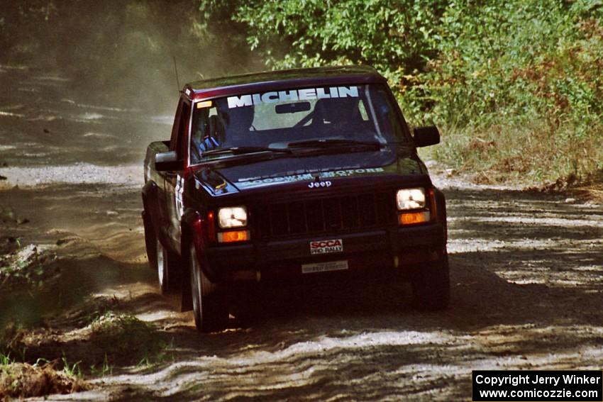 Scott Carlborn / Dale Dewald Jeep Comanche near the start of SS8 (Thorpe Tower).