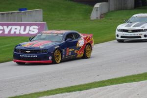 Matt Bell / John Edwards Chevy Camaro GS.R and and Robert Stout / Jeff Bucknum Chevy Camaro GS.R