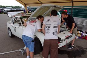 Team Fugu Porsche 924 gets the head removed after DNF'ing Saturday's race