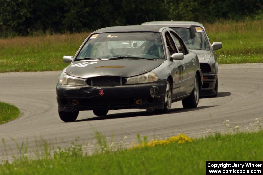 Team Wing-It Ford Contour and Cheap Shot Racing BMW 325is
