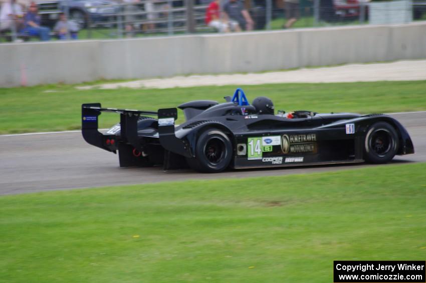 Jonathan Gore's Panoz Élan DP-02