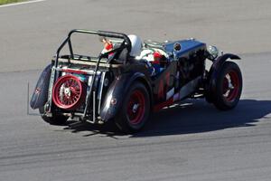 Mark Brandow's MG TC pulls off course