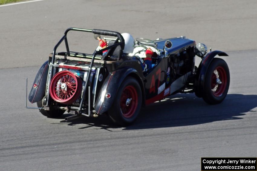 Mark Brandow's MG TC pulls off course