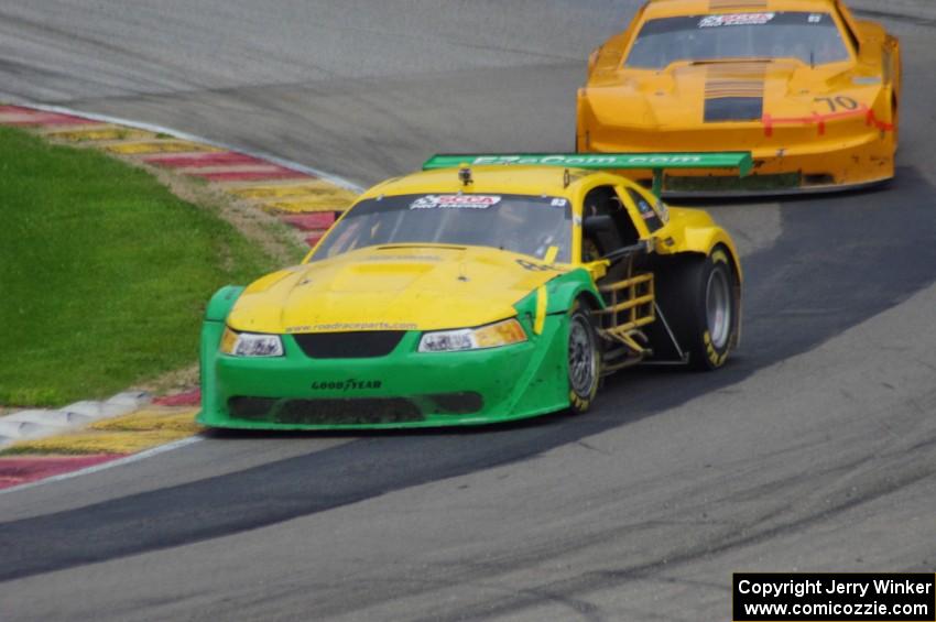 John Baucom's Ford Mustang and David Jans' Ford Mustang