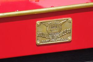 Front emblem on John Nikodym's 1906 Moline