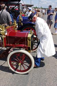 Bob Troendly starts his 1906 Ford