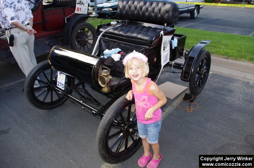 Tim Wiglesworth's 1903 Olds and a young fan