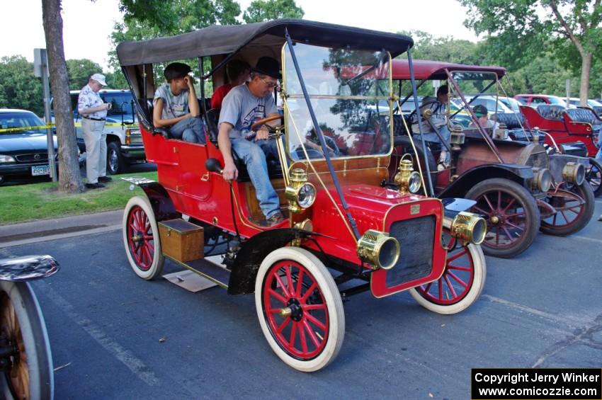 John Nikodym's 1906 Moline