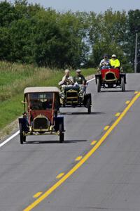 Lyle Vandevort's 1910 Brush, Vern Campbell's 1908 Maxwell and Doug Rohde's 1910 de Dion Bouton