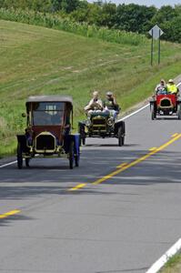 Lyle Vandevort's 1910 Brush, Vern Campbell's 1908 Maxwell and Doug Rohde's 1910 de Dion Bouton