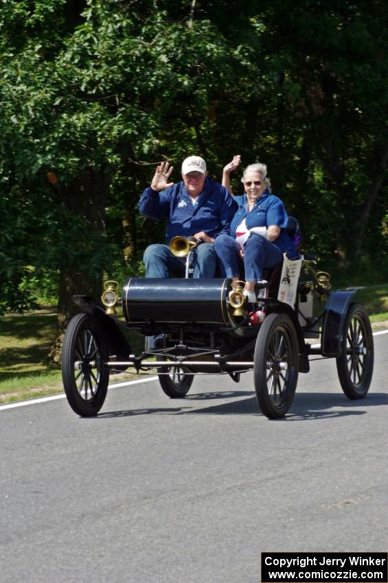 Lowell Walker's 1903 Olsmobile