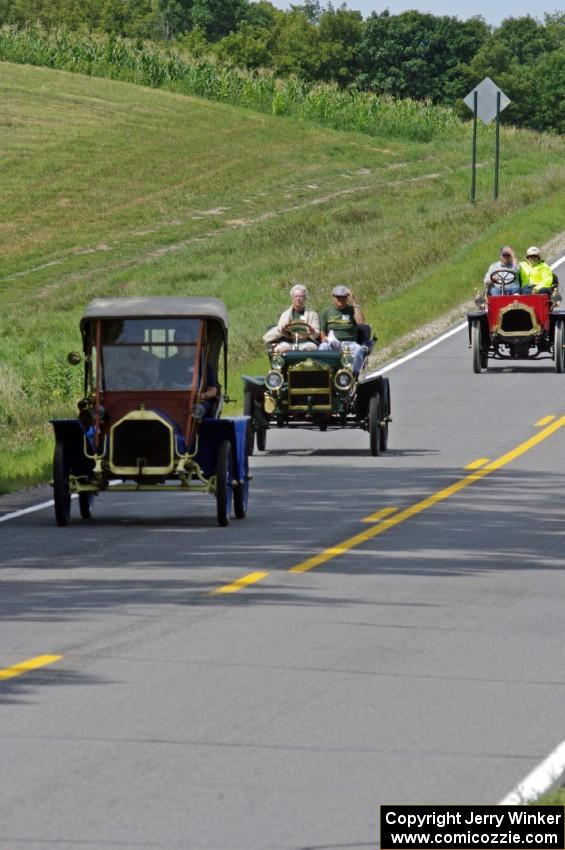 Lyle Vandevort's 1910 Brush, Vern Campbell's 1908 Maxwell and Doug Rohde's 1910 de Dion Bouton