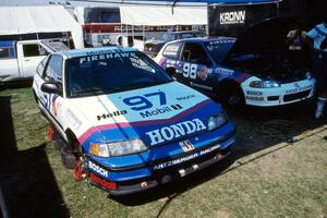 Dan Hillenbrand / Bill Artzberger Honda CRX Si and Scott Kronn / Bob Roth Honda Civic Si in the paddock