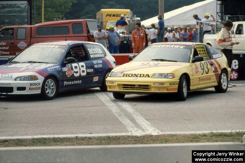 Scott Kronn / Bob Roth Honda Civic Si and Todd Freeman / Jon Klapperick Honda CRX Si before the start