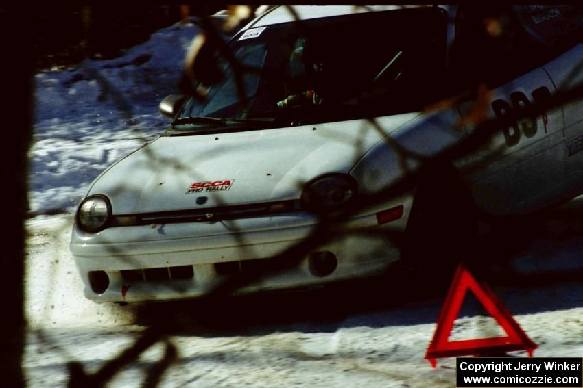 Mark Lapid / Mike Busalacchi Dodge Neon almost slides off the road at the SS1 spectator location.