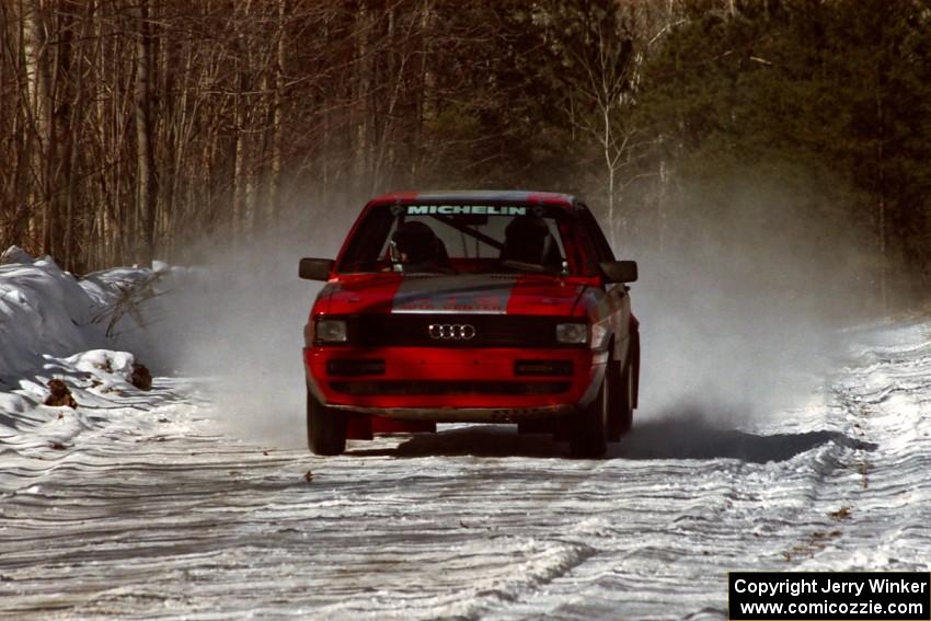 Sylvester Stepniewski / Adam Pelc at speed in their Audi 4000 Quattro before the first service. They were an early DNF.