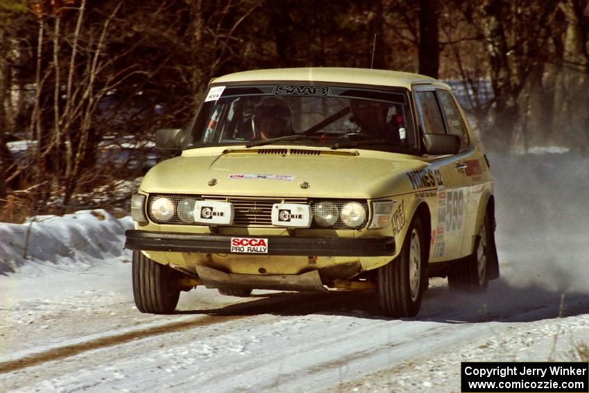 Tim Winker / Brenda Corneliusen at speed in their SAAB 99 on the stage prior to the lunch break.