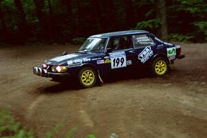 Mike White / Mike Ronan SAAB 99GLI goes wide at a hairpin on SS5, Thompson Point I.