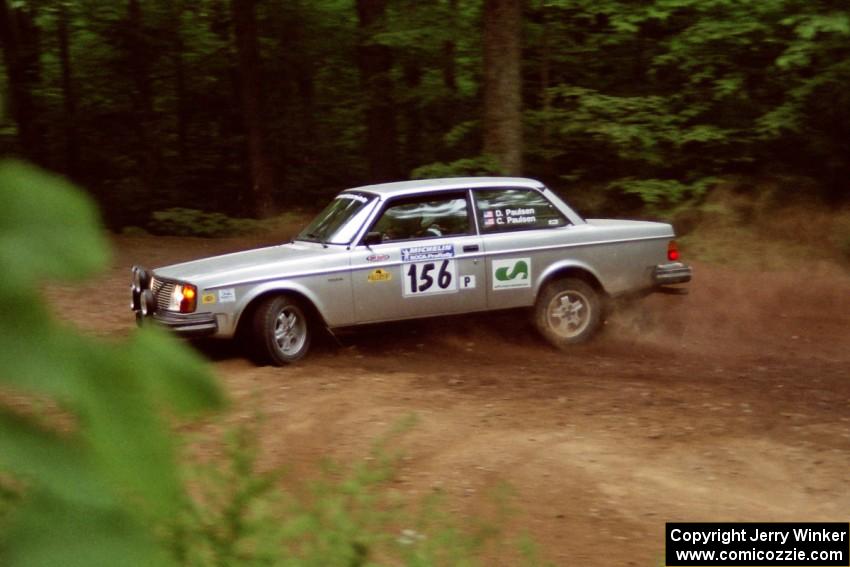 Don Paulsen / Charles Paulsen Volvo 240GT comes a bit too fast into a hairpin on SS5, Thompson Point I.