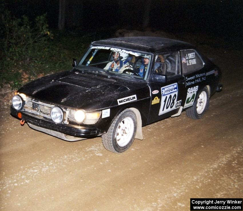 Jerry Sweet / Stuart Spark SAAB 99EMS pulls into the FTC of SS9, Cushman-Run Randall II.