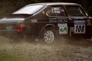 Jerry Sweet / Stuart Spark SAAB 99EMS at a hairpin on SS3, Grafton I.