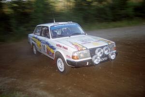 Bill Malik / Christian Edstrom Volvo 240 at a hairpin on SS4, Grafton II.