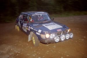 Mike White / Mike Ronan SAAB 99GLI at a hairpin on SS4, Grafton II.