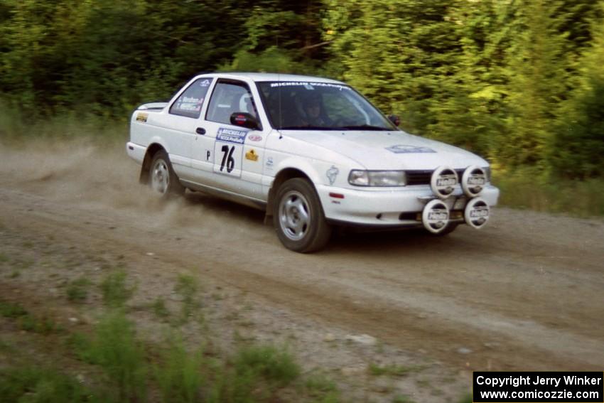 Ted Mendham / Lise Mendham Nissan Sentra SE-R at speed on SS3, Grafton I.