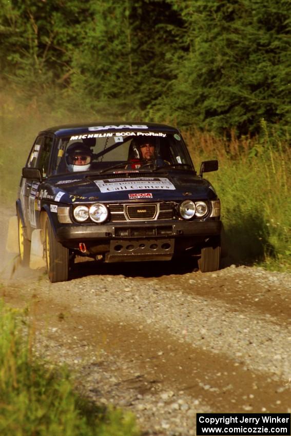 Mike White / Mike Ronan SAAB 99GLI at speed on SS3, Grafton I.