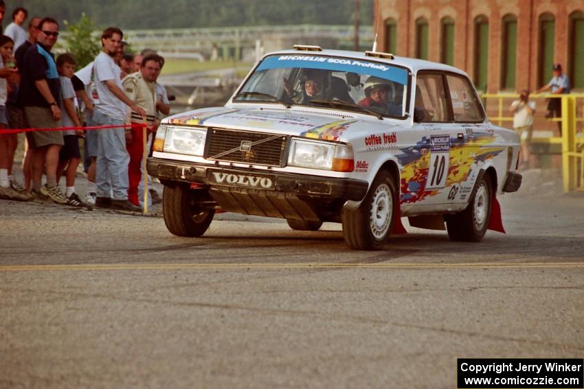 Bill Malik / Christian Edstrom Volvo 240 on SS11, Rumford.