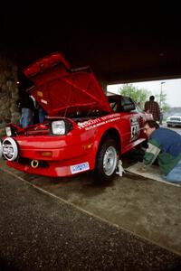 Newcomers Mike Moyer / Chris Gilligan bring their Toyota MR2 through the tech line.