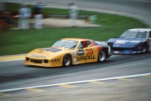 Mike Kovacs' Chevy Camaro and Jerry Clinton's Chevy Camaro