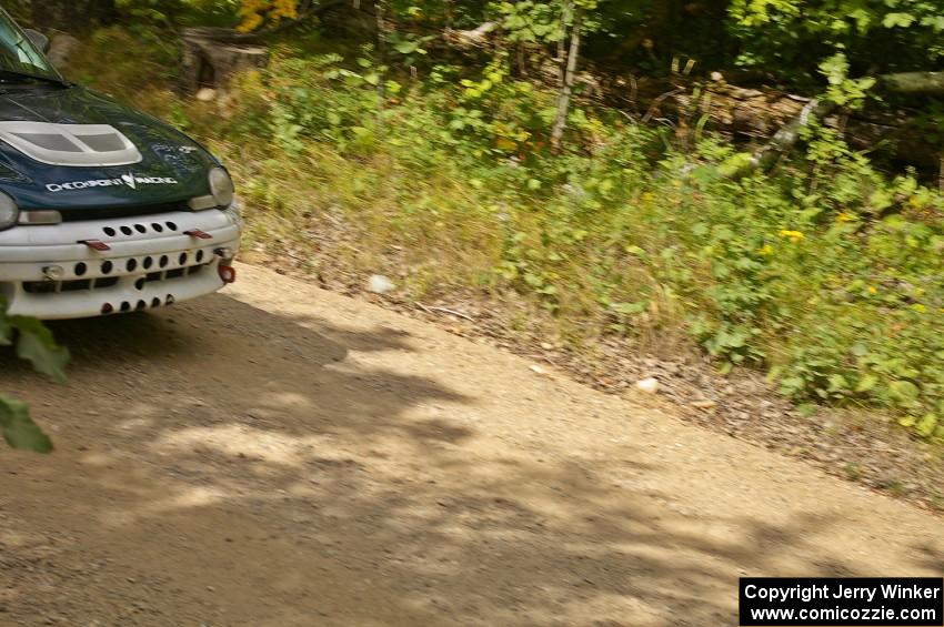 Chris Greenhouse / Don DeRose at speed on SS10 in their Plymouth Neon.