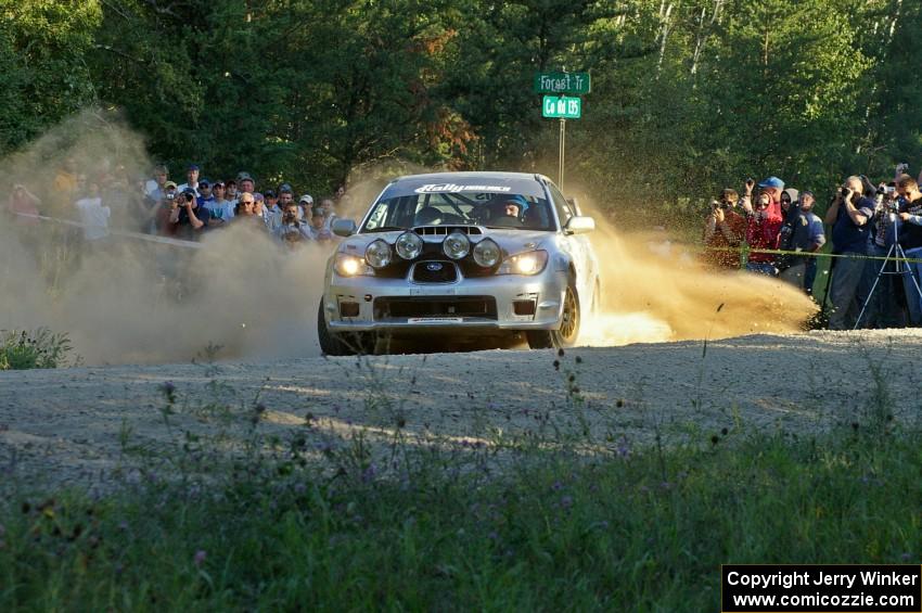 Piotr Wiktorczyk / Chrissie Beavis spray gravel at the spectator point on SS13.