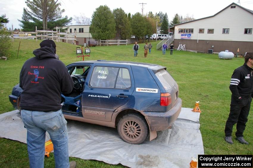 Paul Koll / Carl Seidel pull into service at the first Kenton service in their VW Golf.