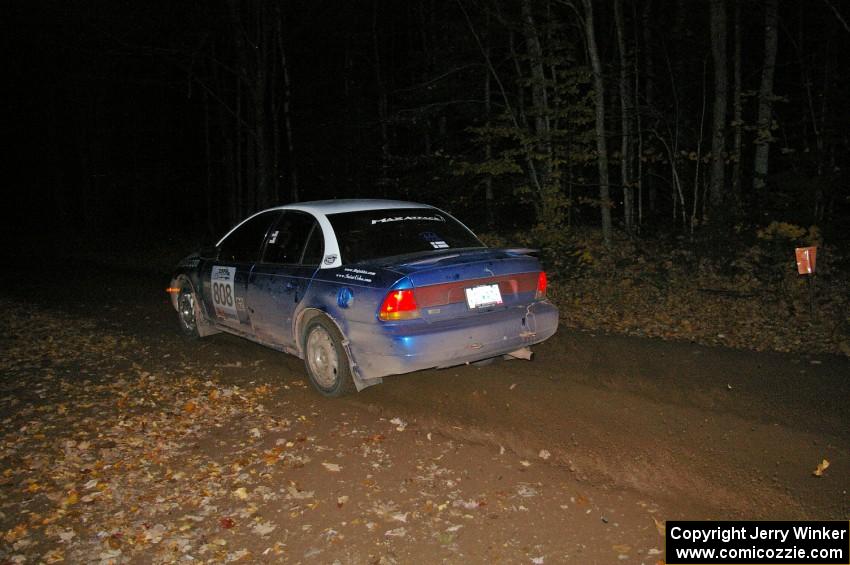 The Mike Isaacs / Craig Walli Saturn SL2 blasts into the finish of SS5.