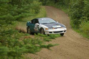 Adam Markut / Chris Gordon set up their Eagle Talon for a left-hander on the practice stage.