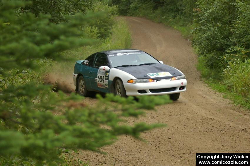 Adam Markut / Chris Gordon set up their Eagle Talon for a left-hander on the practice stage.