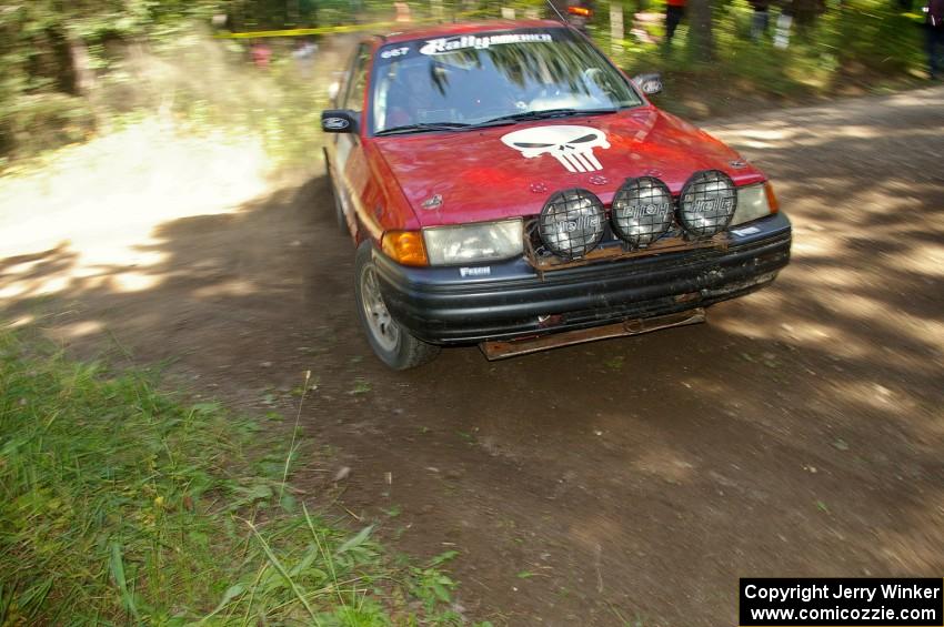 The Paul Donlin / Elliot Sherwood Ford Escort was back in action on SS8 after getting repaired on Friday.