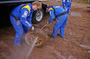 The Ken Block / Alex Gelsomino Subaru WRX STi is sprayed clean after the practice stage. (4)