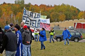 Polish fans cheer and sing at parc expose. (1)