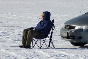 Die-hard spectator in 18-degree F weater.