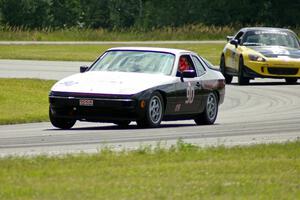 Randy Van de Loo's ITS Porsche 944 and Jerry Wannarka's Touring 3 Honda S2000