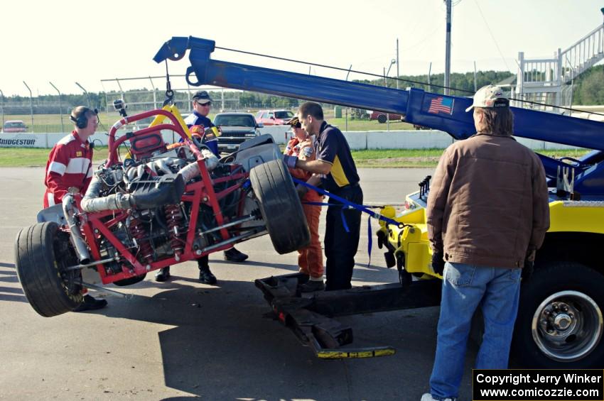 Pat Goolsbey's Spec Racer Ford comes in on the hook